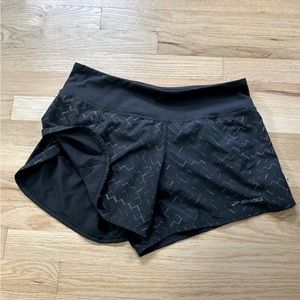 NWOT Brooks Black Reflective 5” running shorts